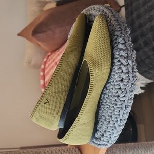 Vivaia Aria 5 Pointed Toe Flats